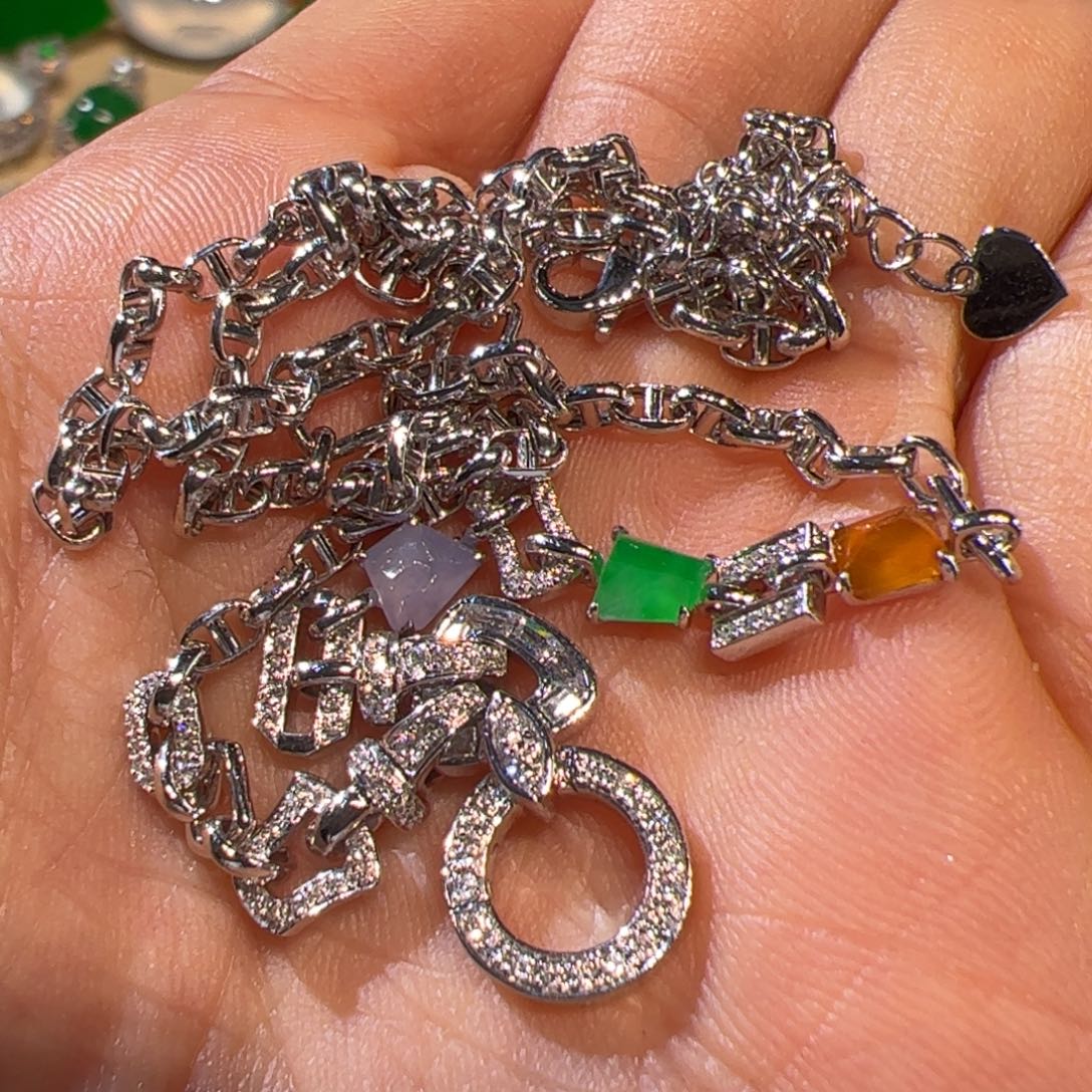 翡翠18K金镶嵌耳饰