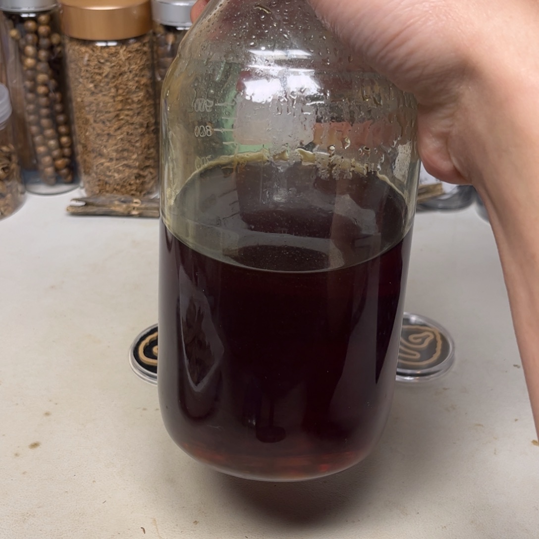 M***╅沉香沉香碎屑海南紫棋超临界精油50克