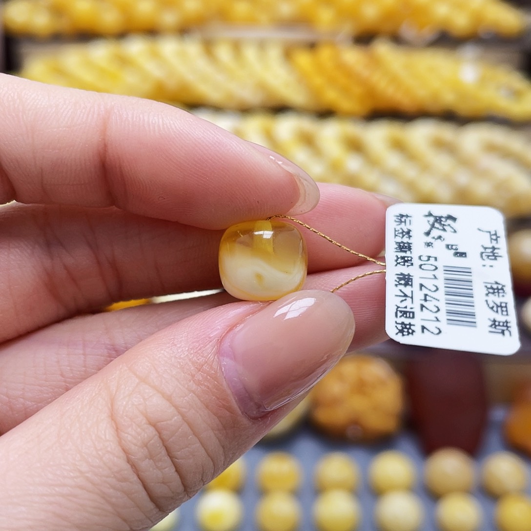 琥珀裸石未镶嵌蜜蜡老型11.1^9.8mm瑕疵