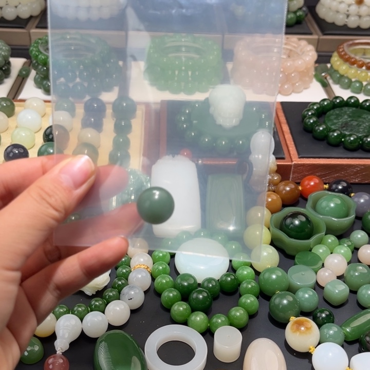 勝***籽和田玉未镶嵌珠宝半成品卡16碧玉粉青