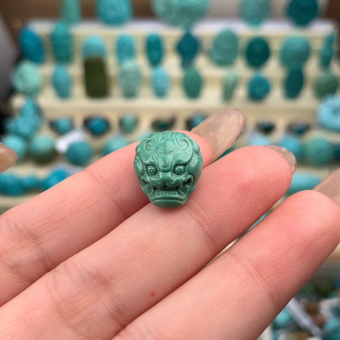 绿松石未镶嵌珠宝奇石