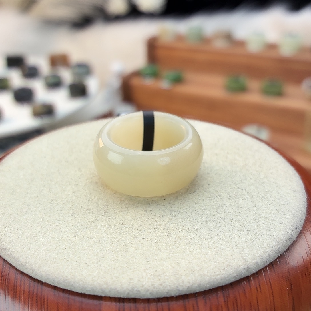 和田玉未镶嵌戒指i18奶茶轮胎17.3mm