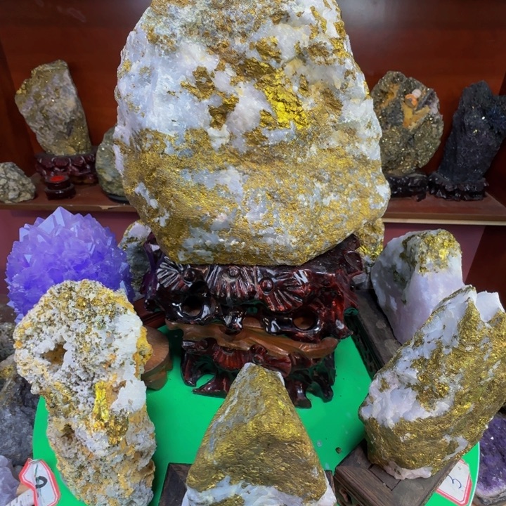 @***木金属来咯哦哦哦哦哦哦亩