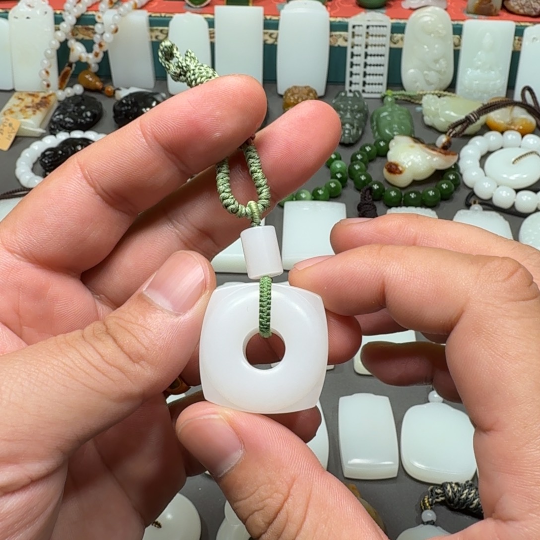 和田玉未镶嵌吊坠(不含链)