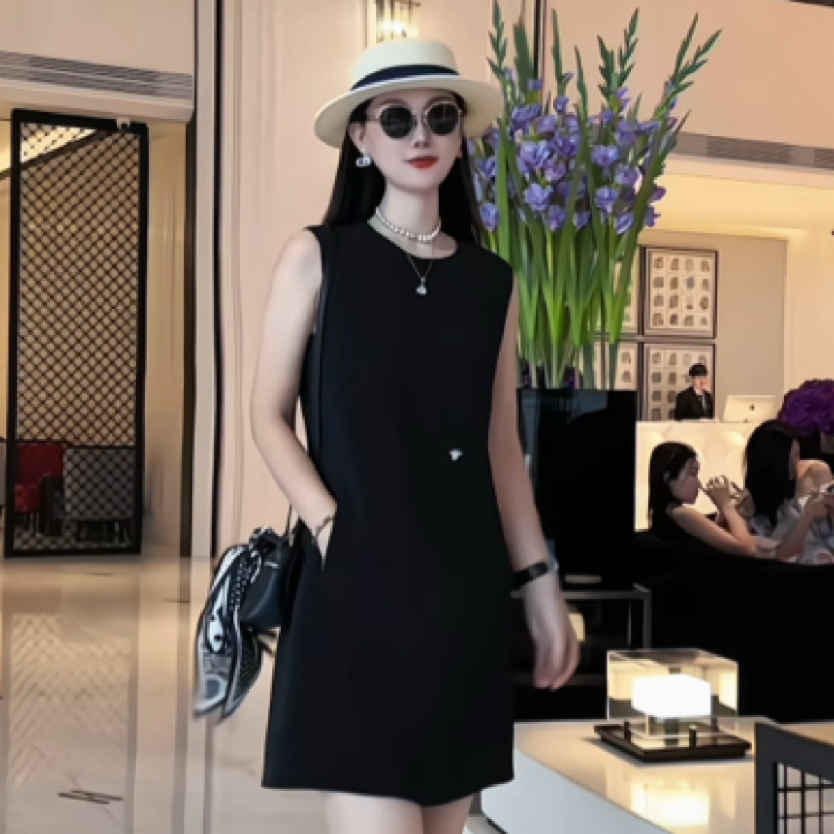 岁言suiyan轻奢法式连衣裙小蜜蜂刺绣百搭无袖A字裙女连衣裙简约