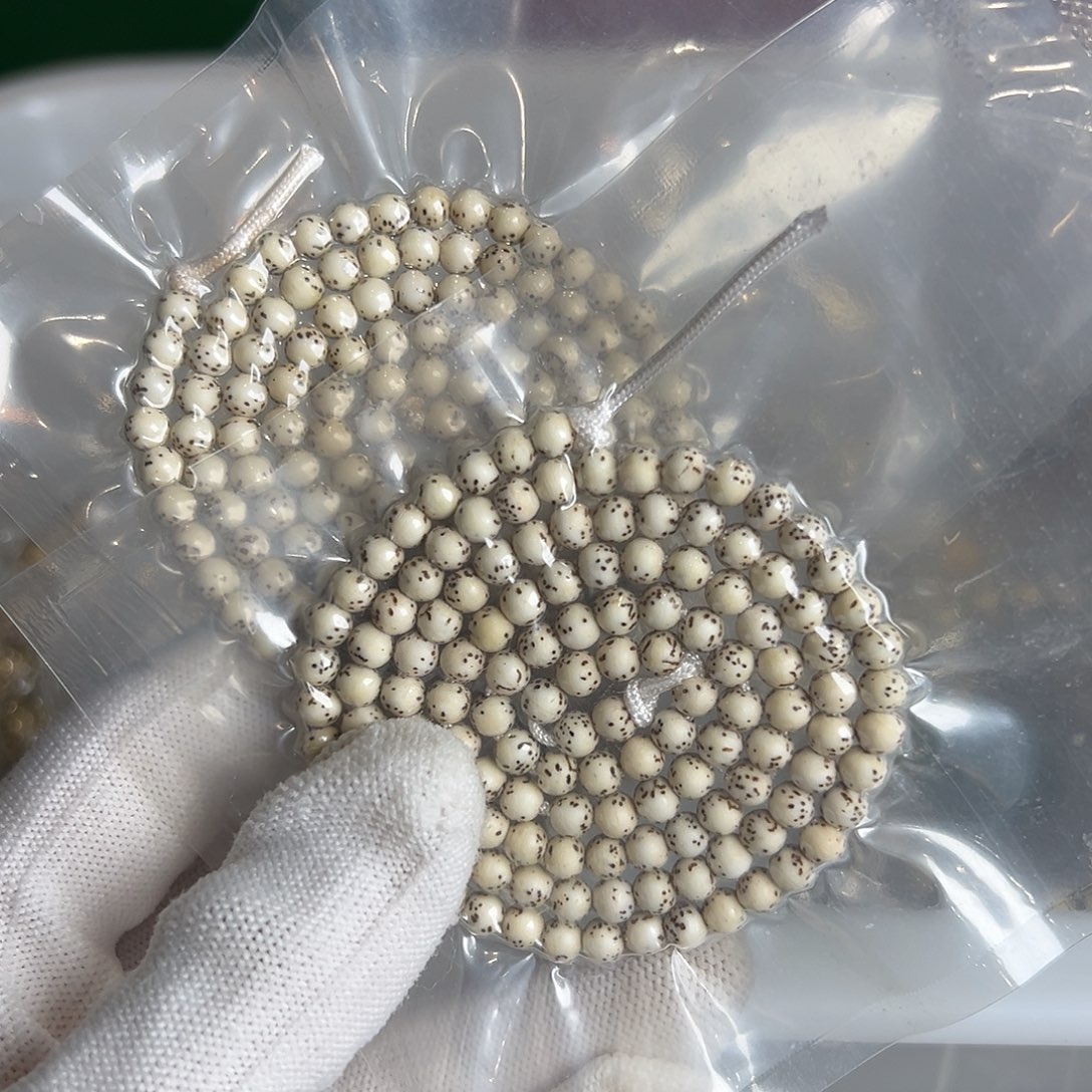 吊坠星月菩提5圆原白长串微氧化2条，495