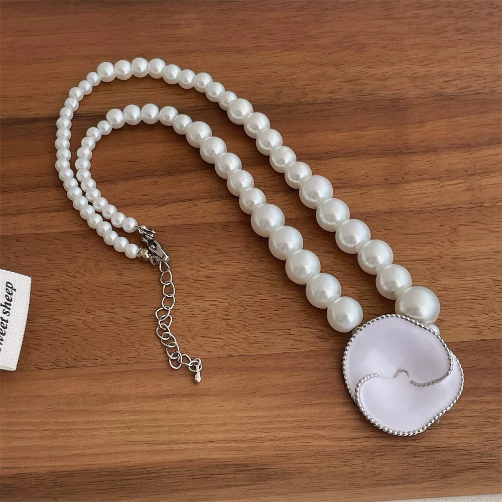 铜合金仿珍珠项链 非金属珍珠 虎刺梅白珐琅花朵设计百搭锁骨链