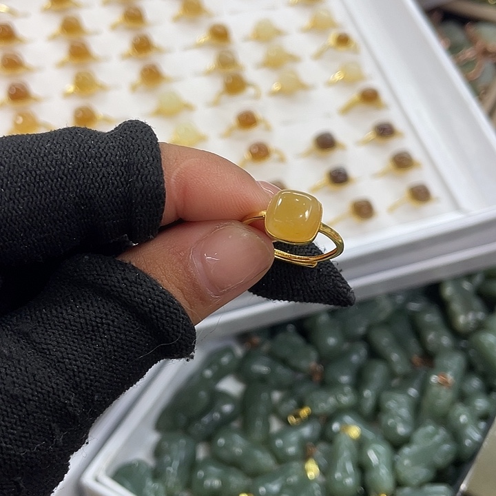 k***²和田玉未镶嵌颈饰