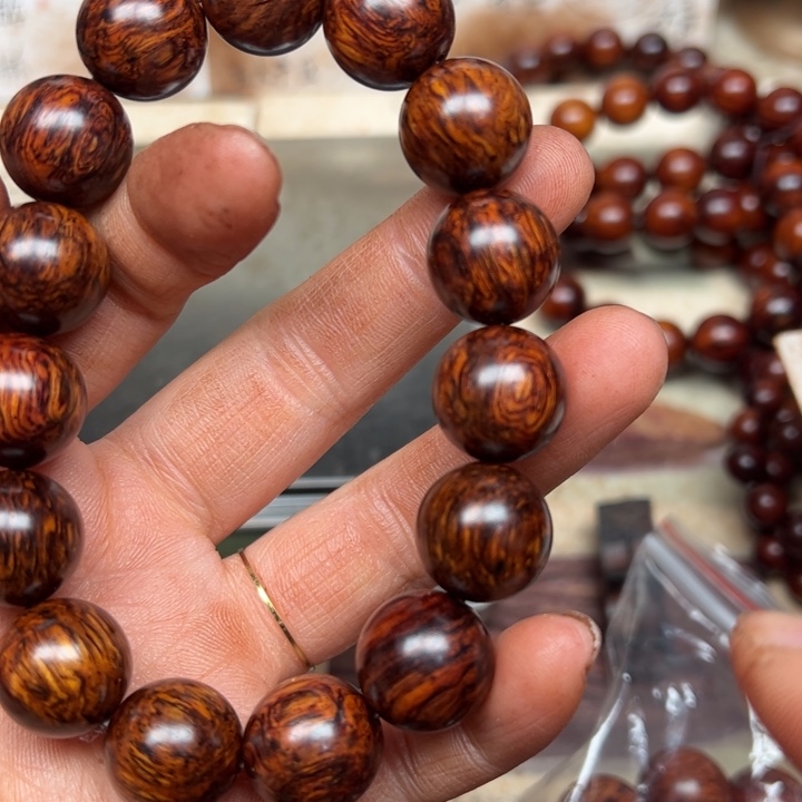 藤类海南红降1.5黑金底天花板