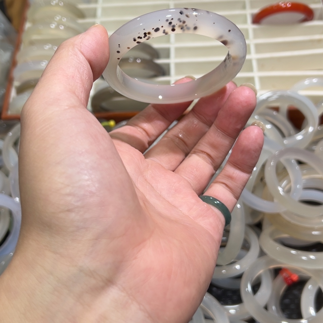 玛瑙/玉髓未镶嵌手镯5859圈25