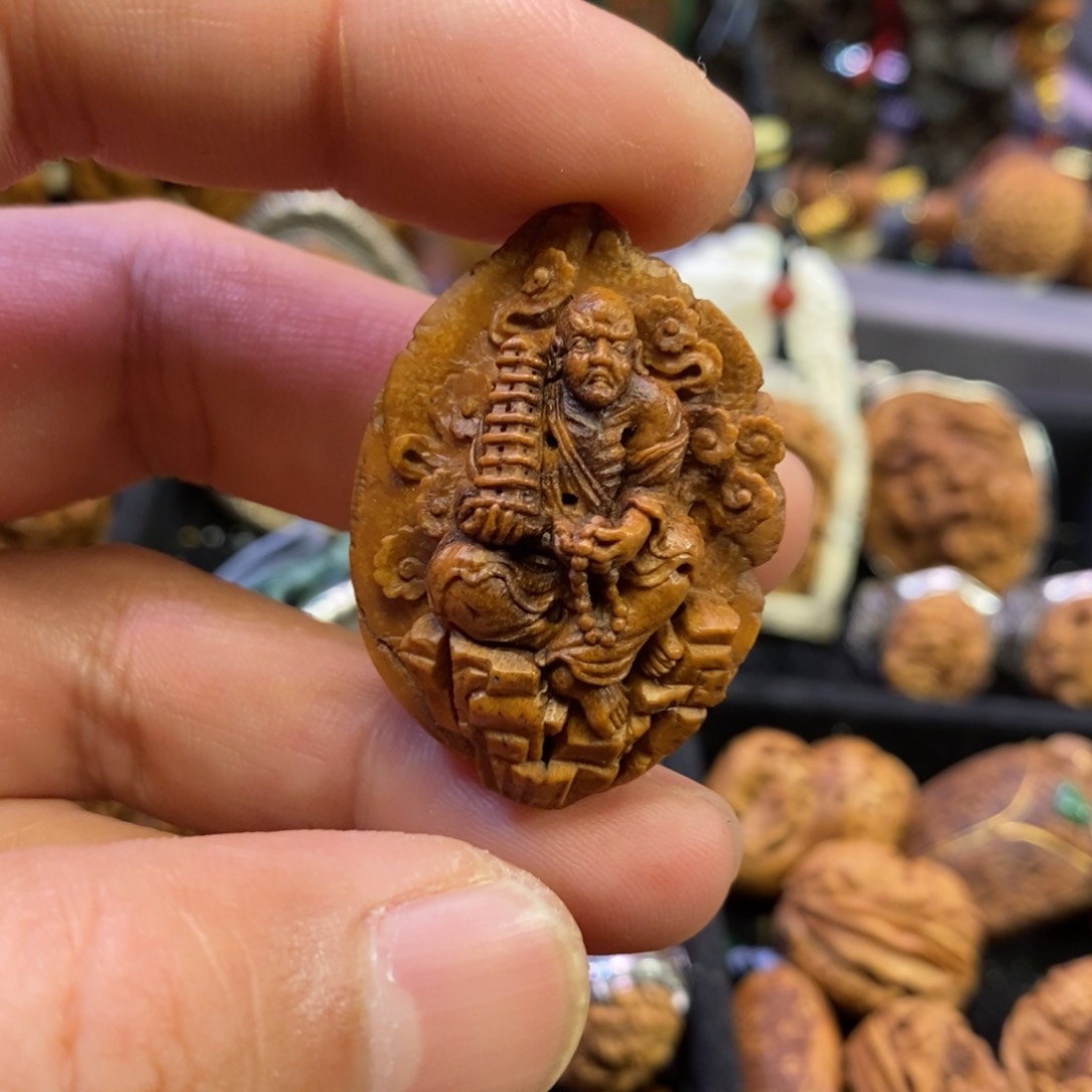 ㅤ****ㅤ托塔罗汉潍坊核雕