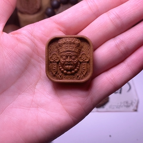 檀香木吊坠檀香精工扎基无事牌