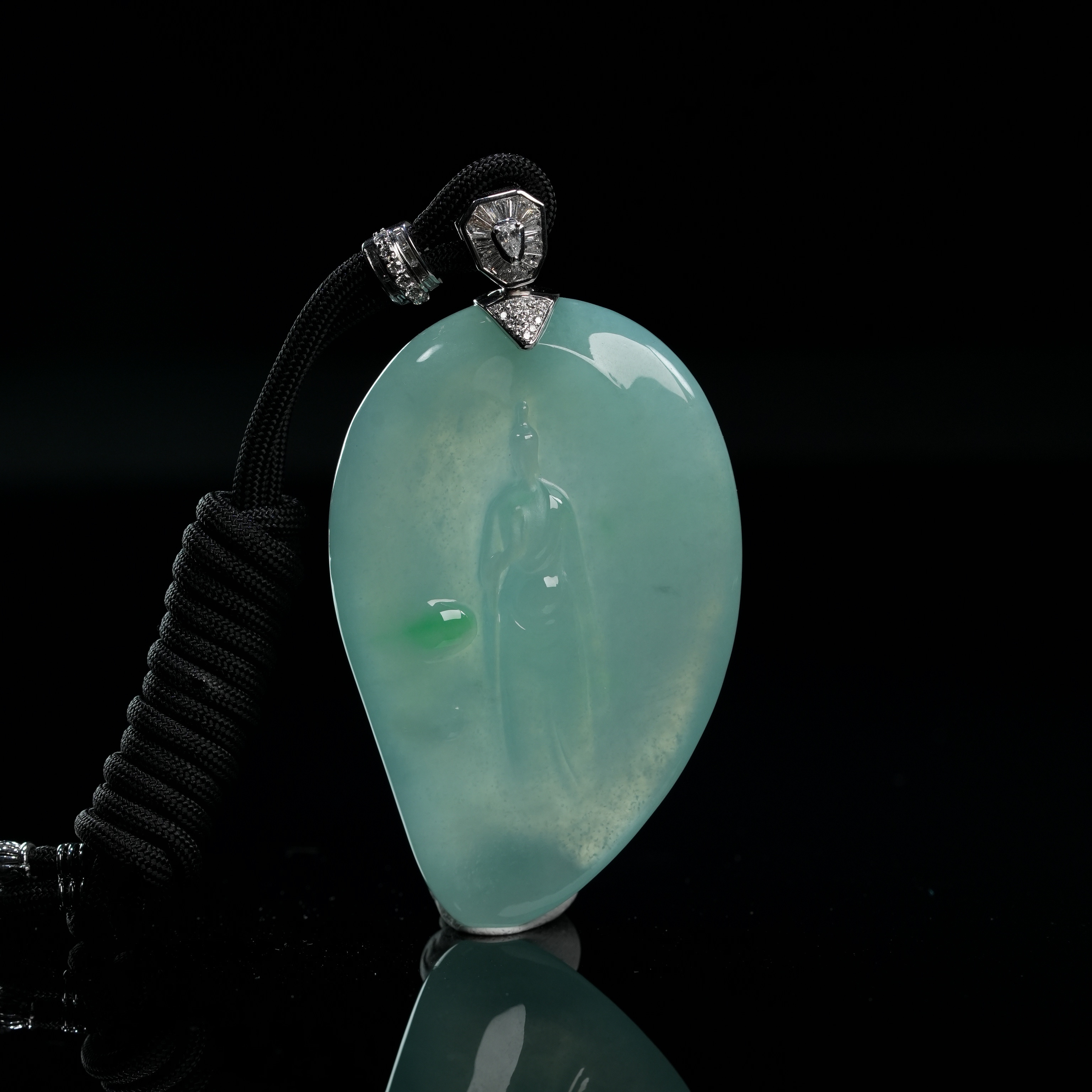 YQR066  翡翠素衣观音