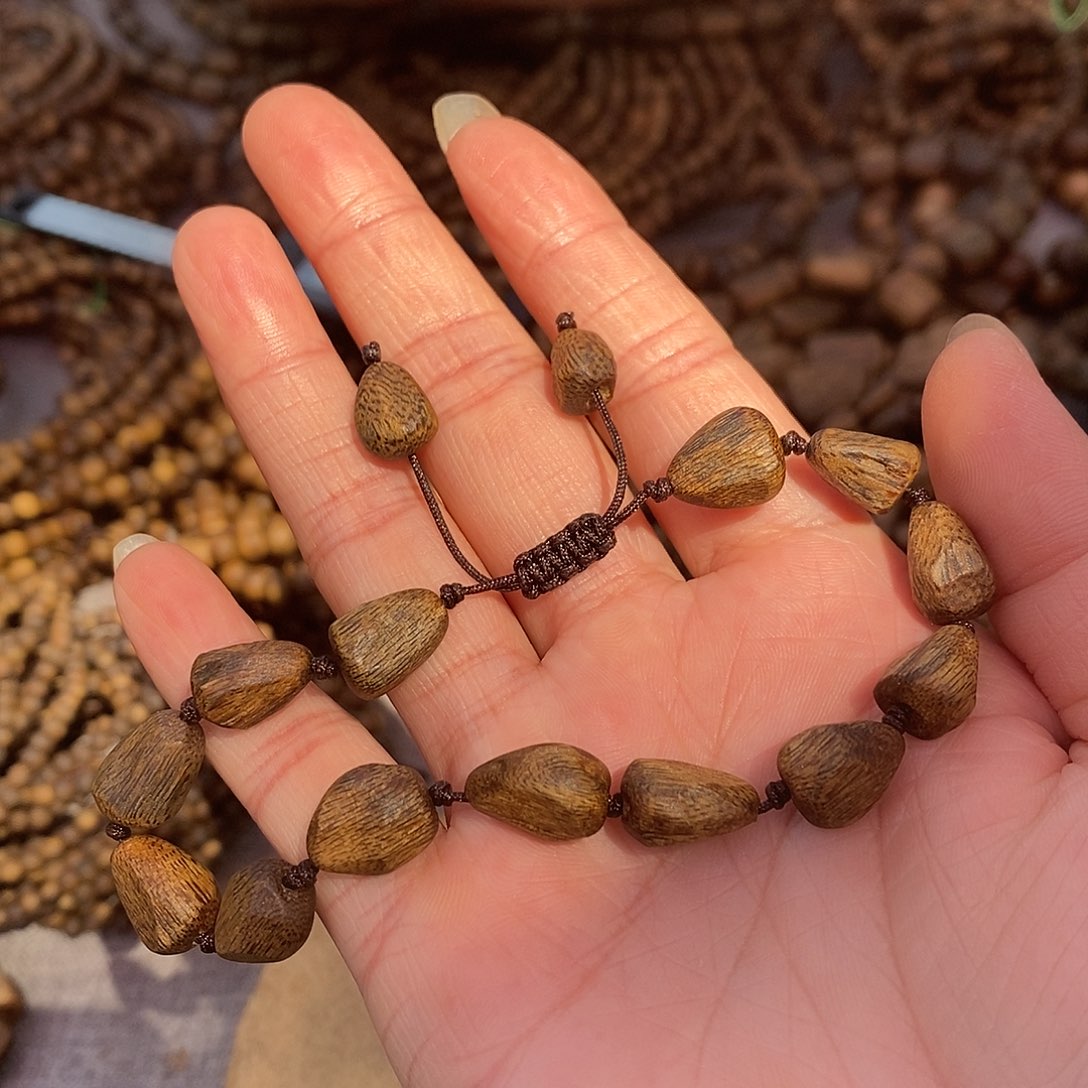 沉香手串树丁单圈沉浮