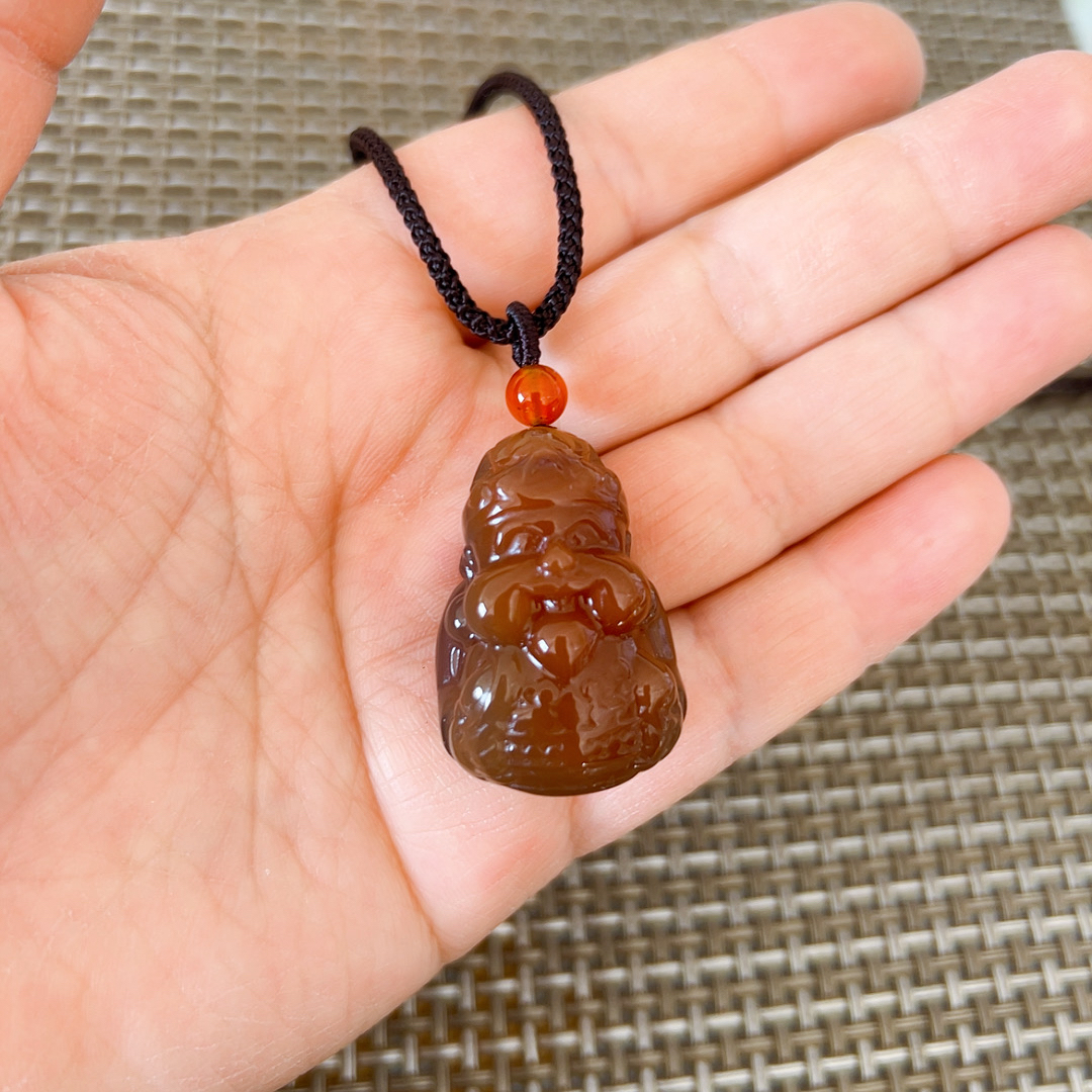 原石俏色玛瑙财神吊坠精工立体雕刻玛瑙财神锁骨链挂件鸿运当头俏