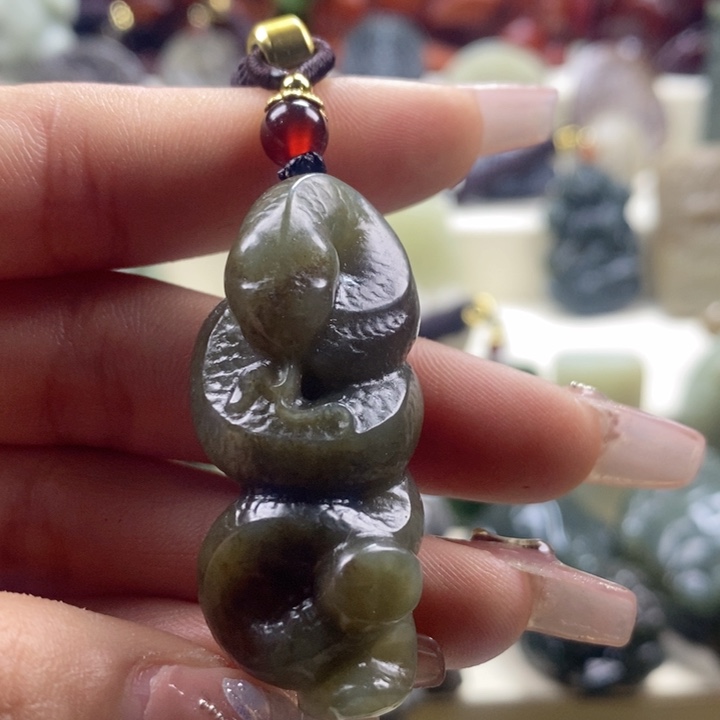 和田玉颈饰未镶嵌