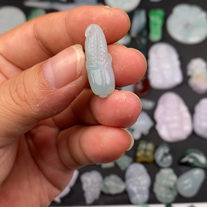 翡翠未镶嵌颈饰翡翠