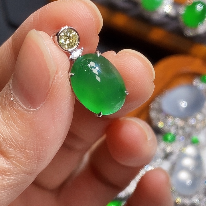 吊坠(不含链)18K金镶嵌翡翠