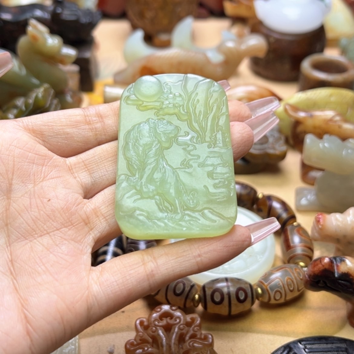 【闪购商品】蛇纹石玉颈饰未镶嵌