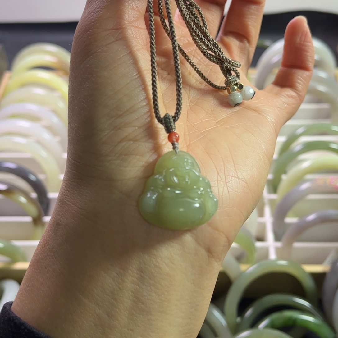 和田玉吊坠未镶嵌