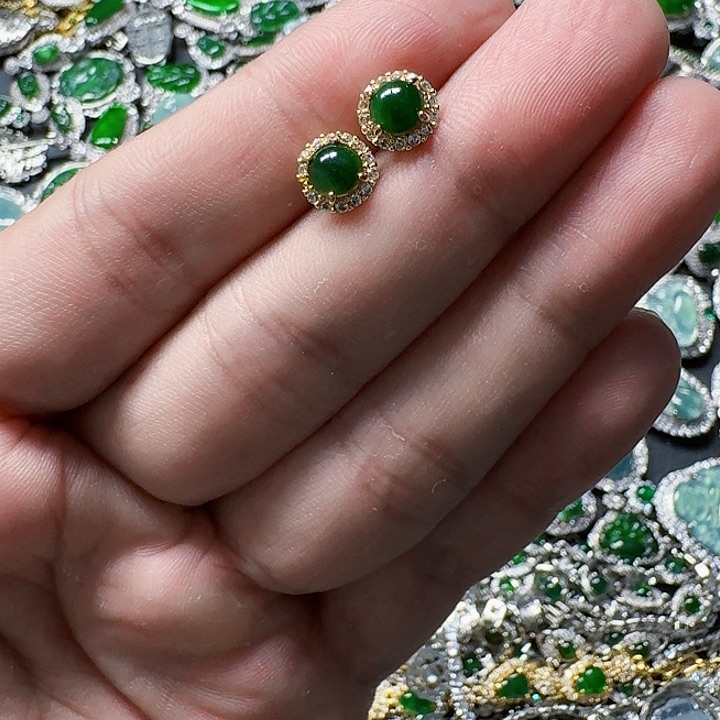 翡翠颈饰未镶嵌天然A货翡翠放漏