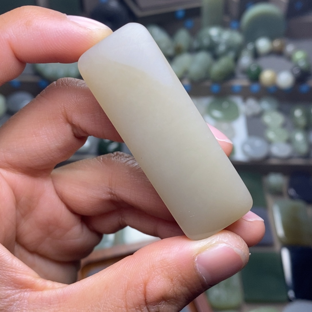 和田玉颈饰未镶嵌小*椒