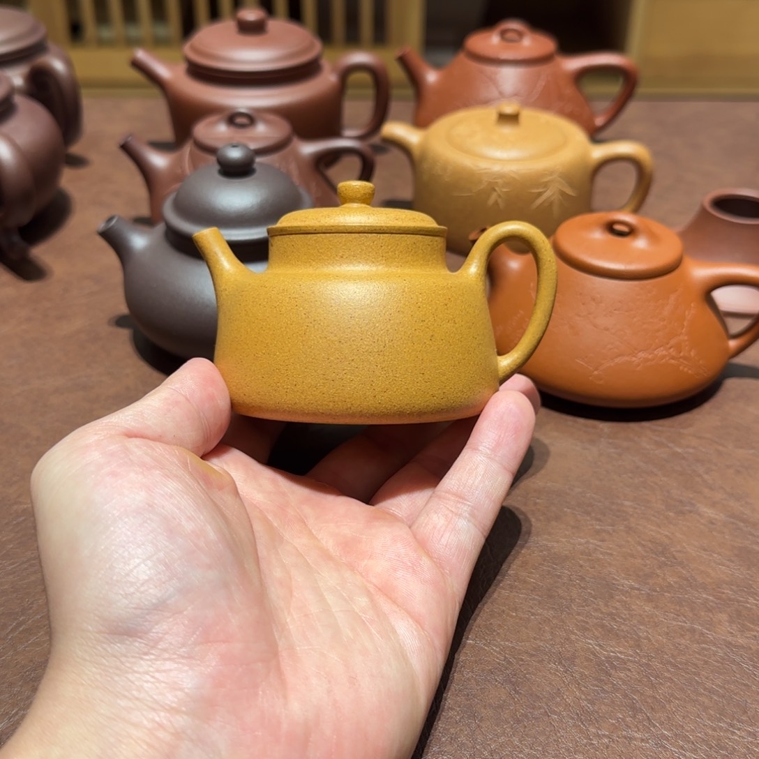 紫砂茶壶黄段言心