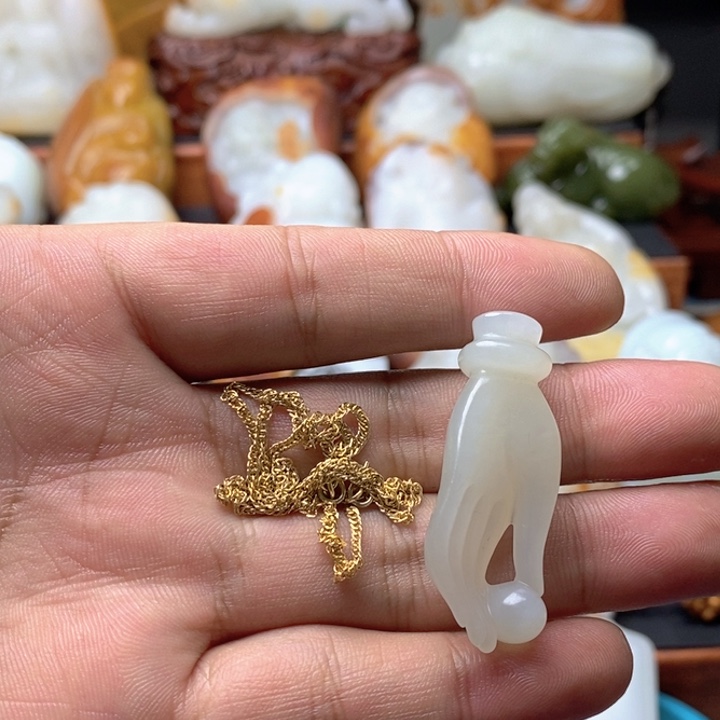 浩***L和田玉未镶嵌颈饰