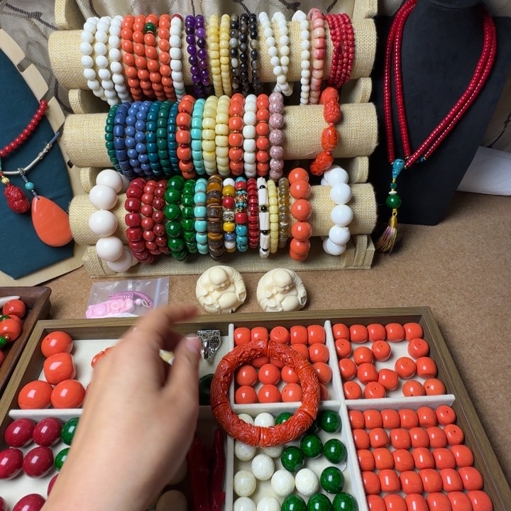 念**忘手镯雕花………………