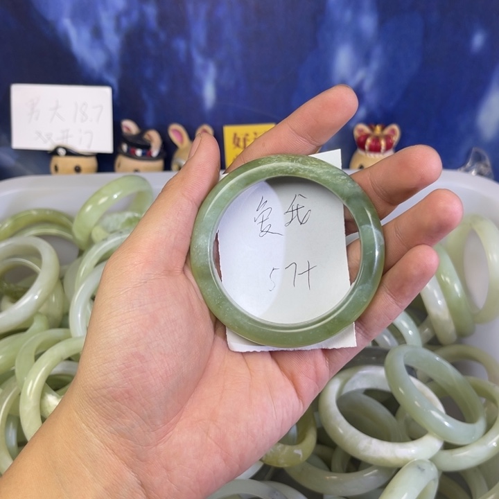 蛇纹石玉手镯未镶嵌爱**多