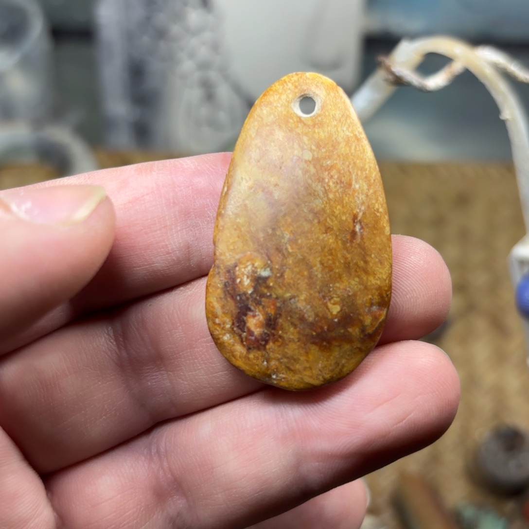 岫岩河磨玉（透闪石质玉）颈饰未镶嵌
