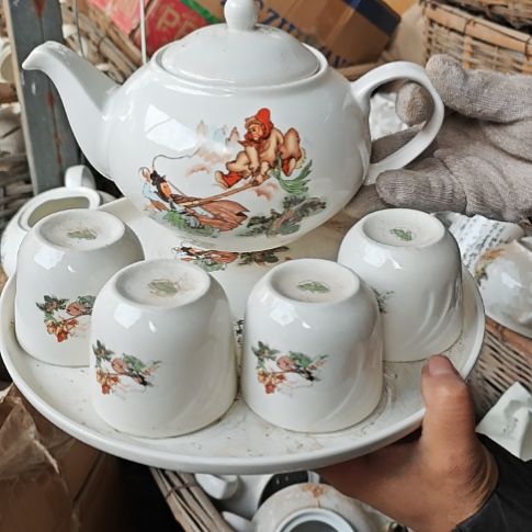 库存微瑕多孔茶壶一套