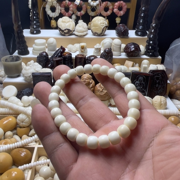 浪****里原果雕刻老型手串