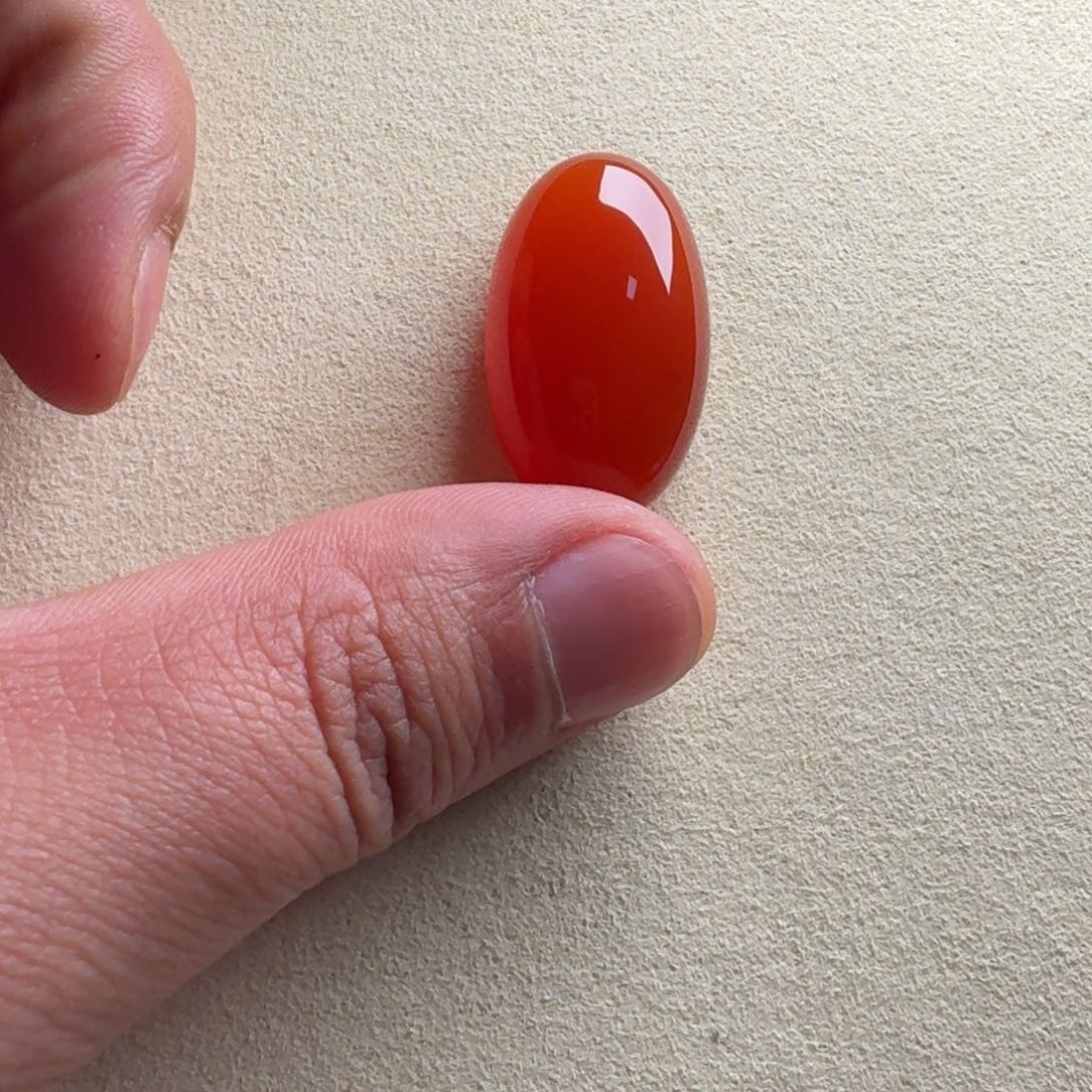 南红玛瑙冰红戒面8.1克未镶嵌