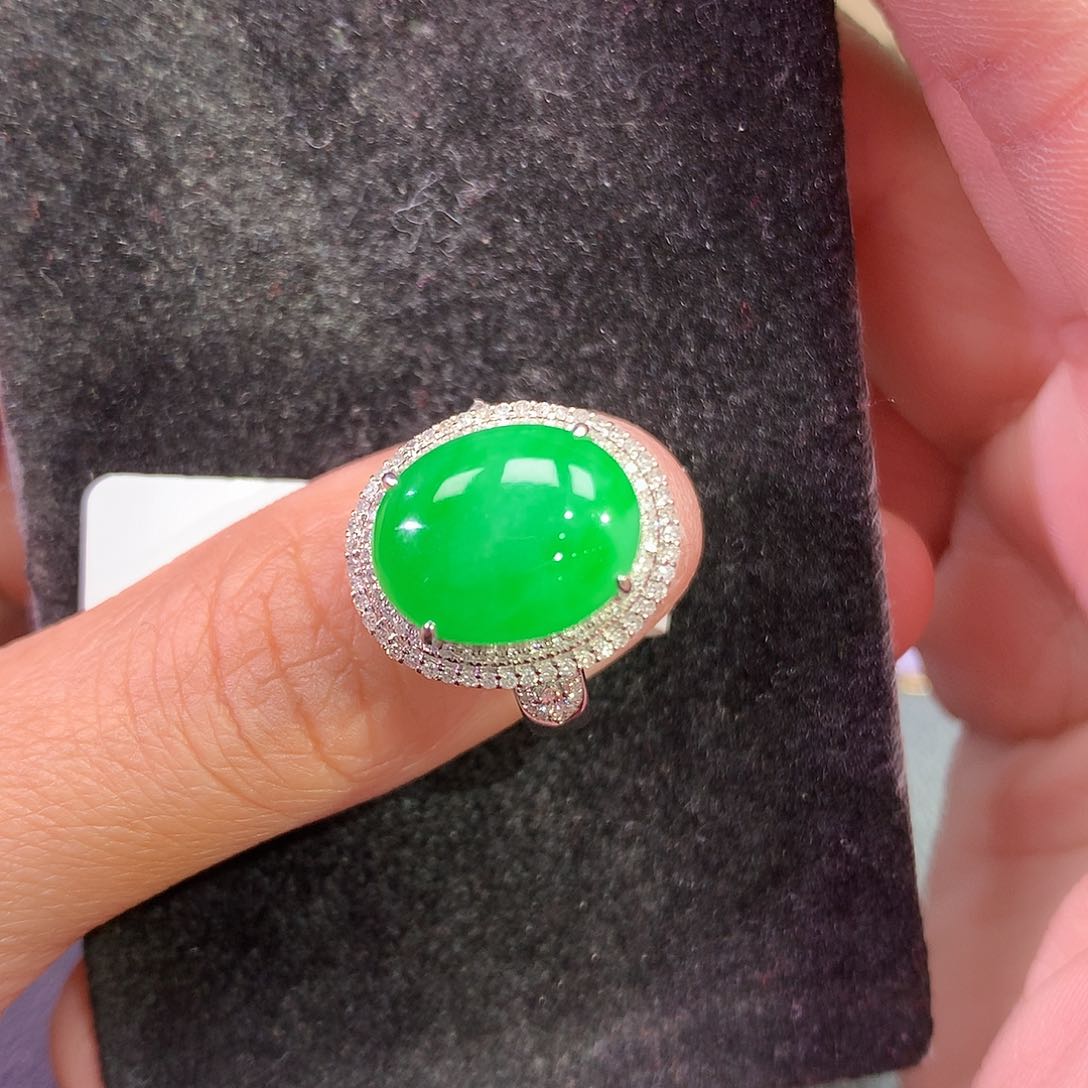 翡翠戒指18K金镶嵌戒指