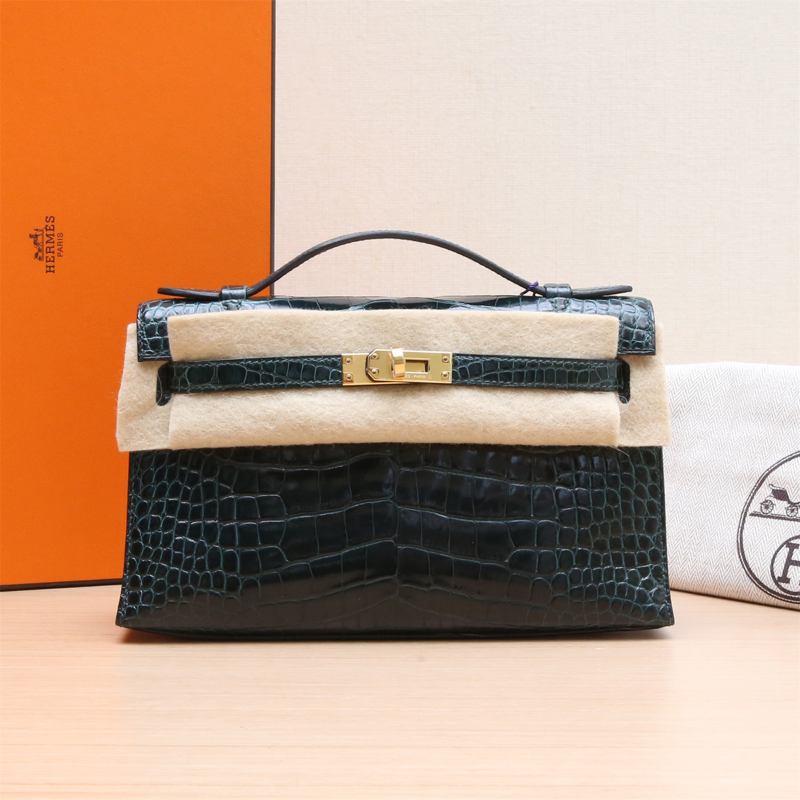 99新 Hermes/爱马仕 小花Jerry活动KELLY 一代松柏绿 Y刻 金扣包
