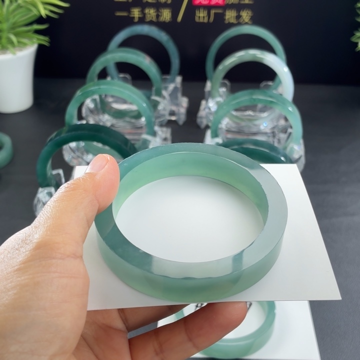 用***1定制南红玛瑙翡翠手镯