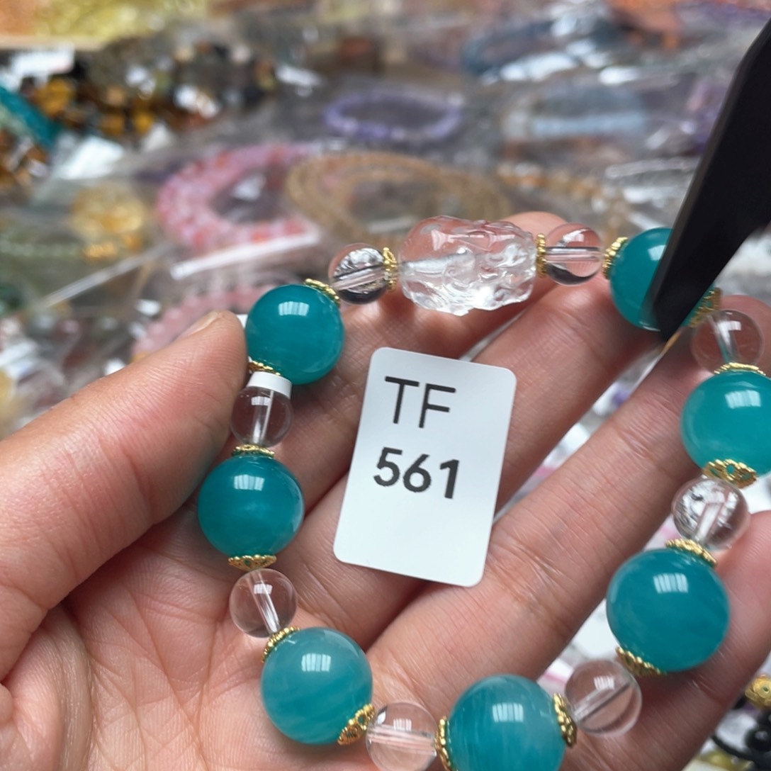 水晶多样性发一只未镶嵌