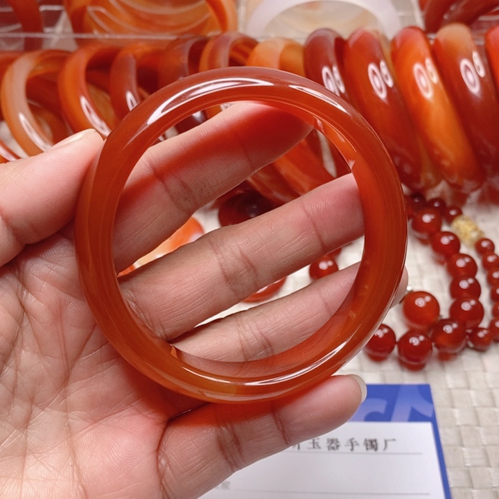 玛瑙/玉髓手镯未镶嵌