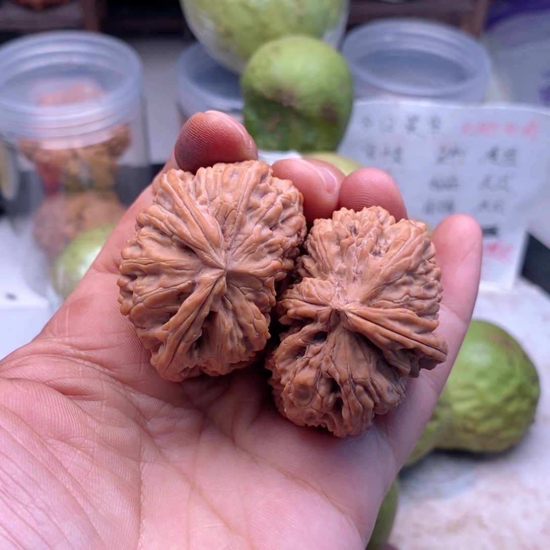 吊坠文玩核桃白狮子半壁黄尖