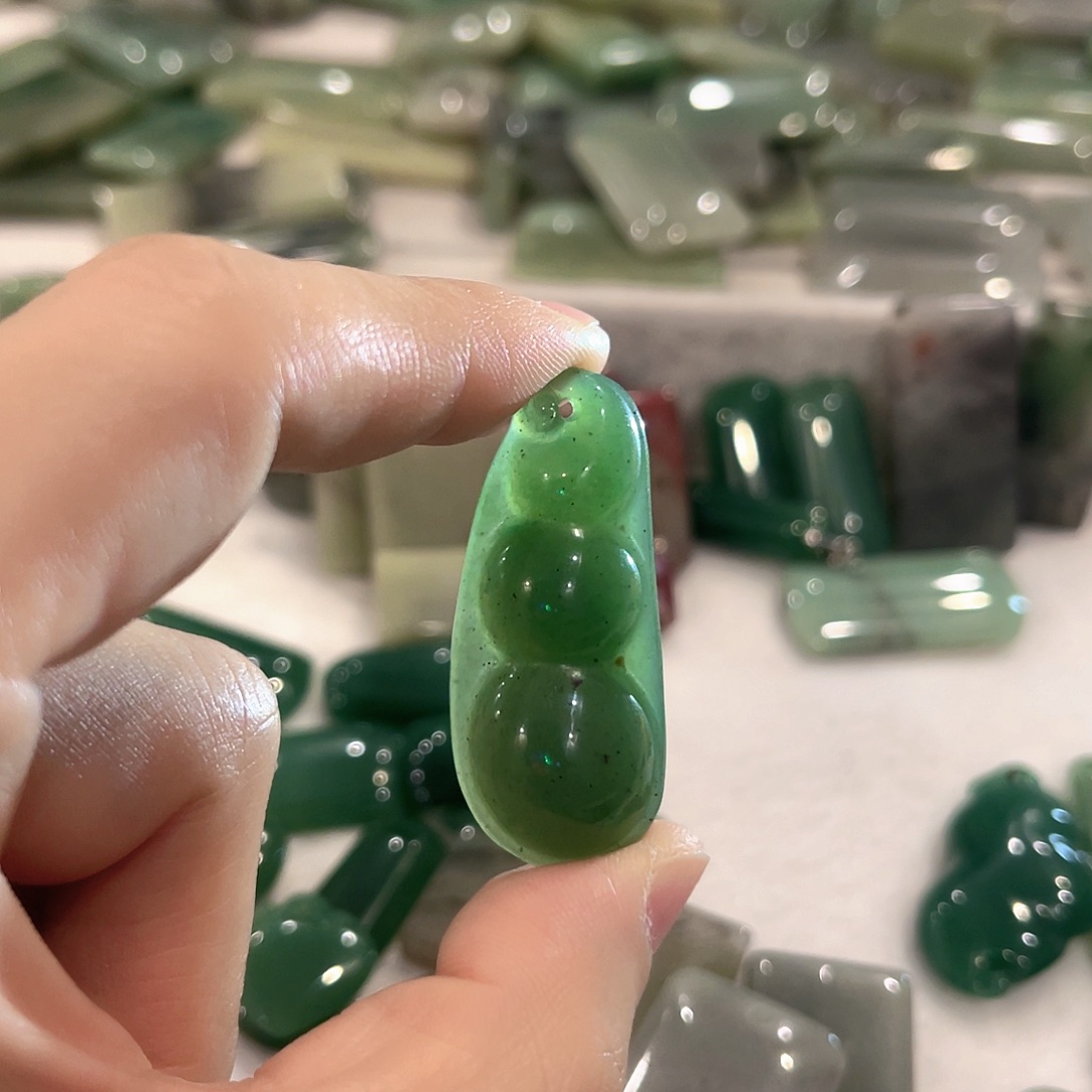 密玉（石英质玉）未镶嵌颈饰