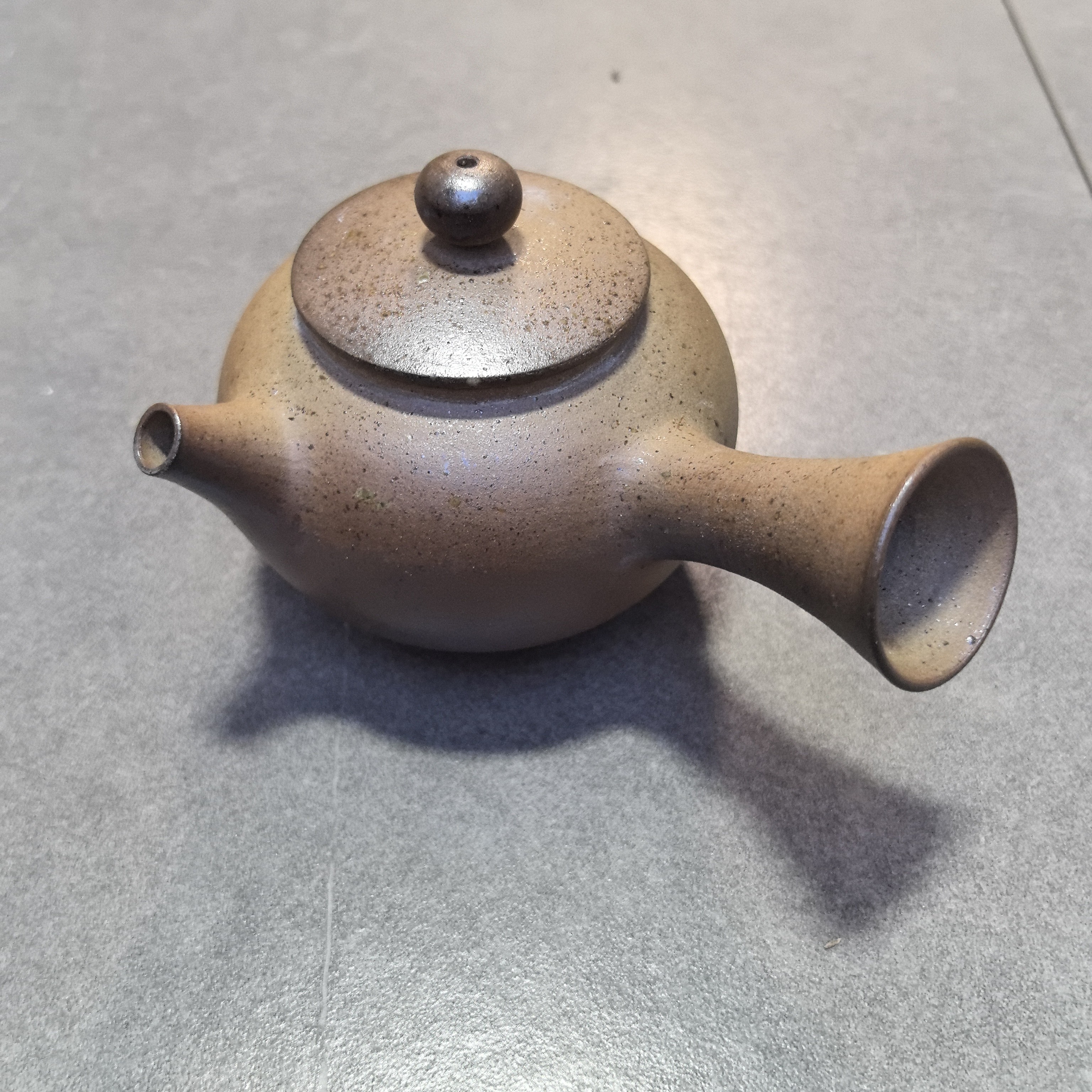 纯手工纯土陶，精致柴烧茶壶，容水量200毫升左右