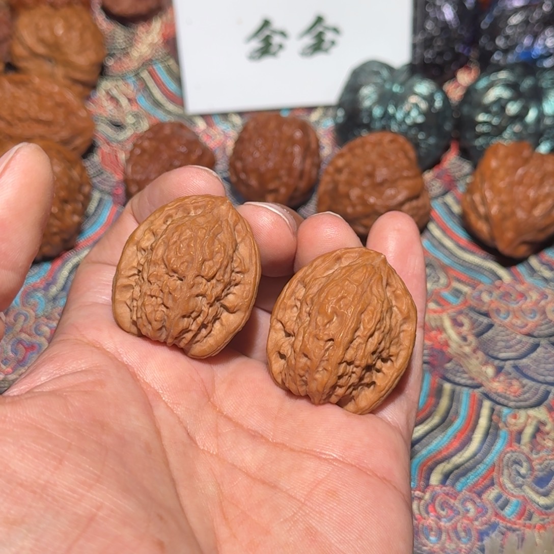 文玩核桃把件2204南疆子弹头手捻，尺寸30 29 34