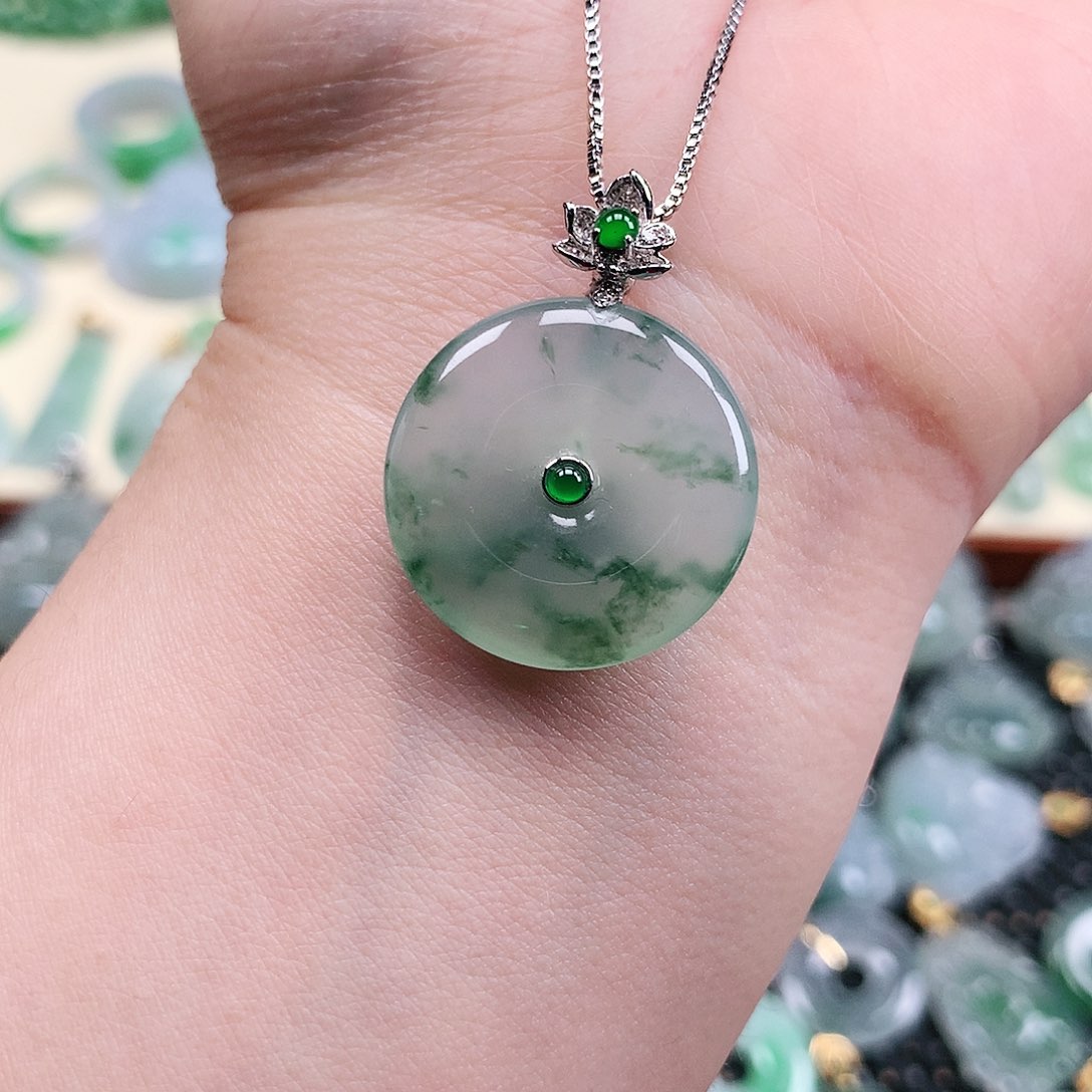 【闪购商品】翡翠吊坠(不含链)18K金镶嵌平安扣