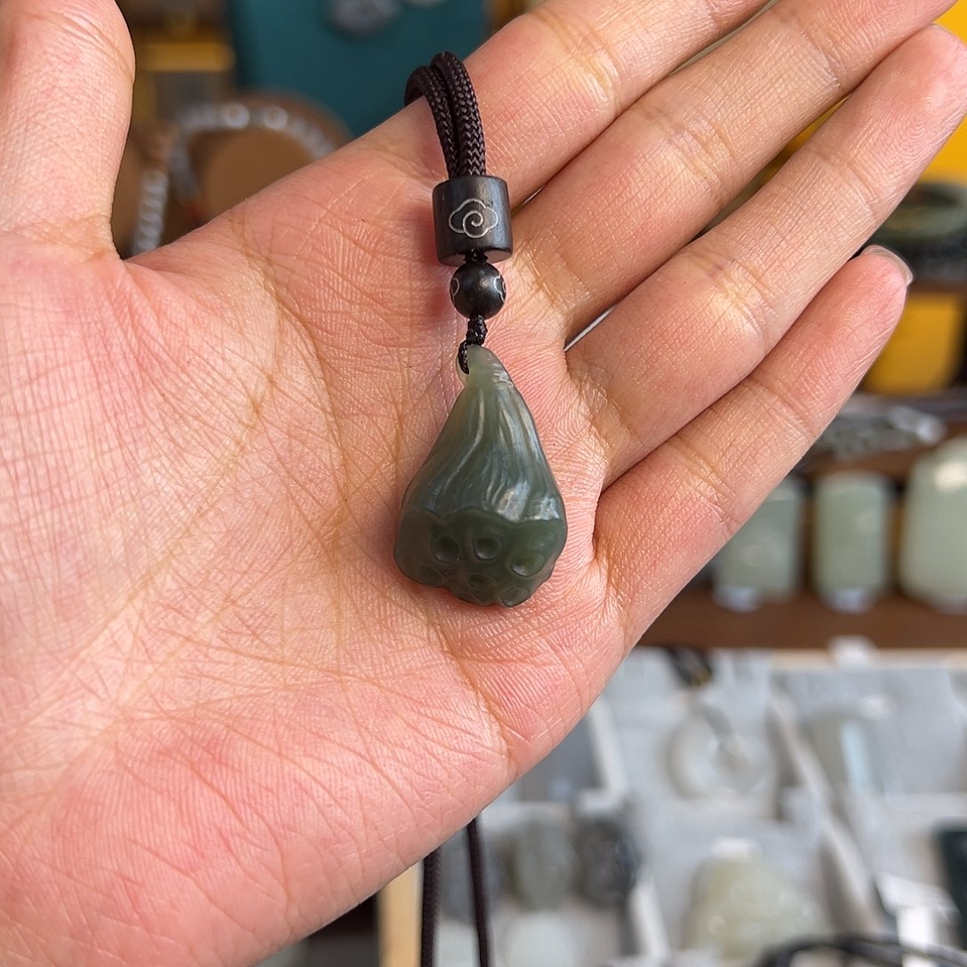 和田玉项链未镶嵌