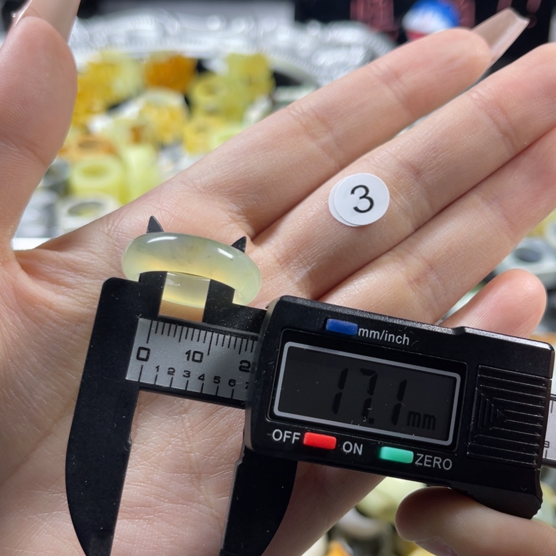 蛇纹石玉未镶嵌戒指