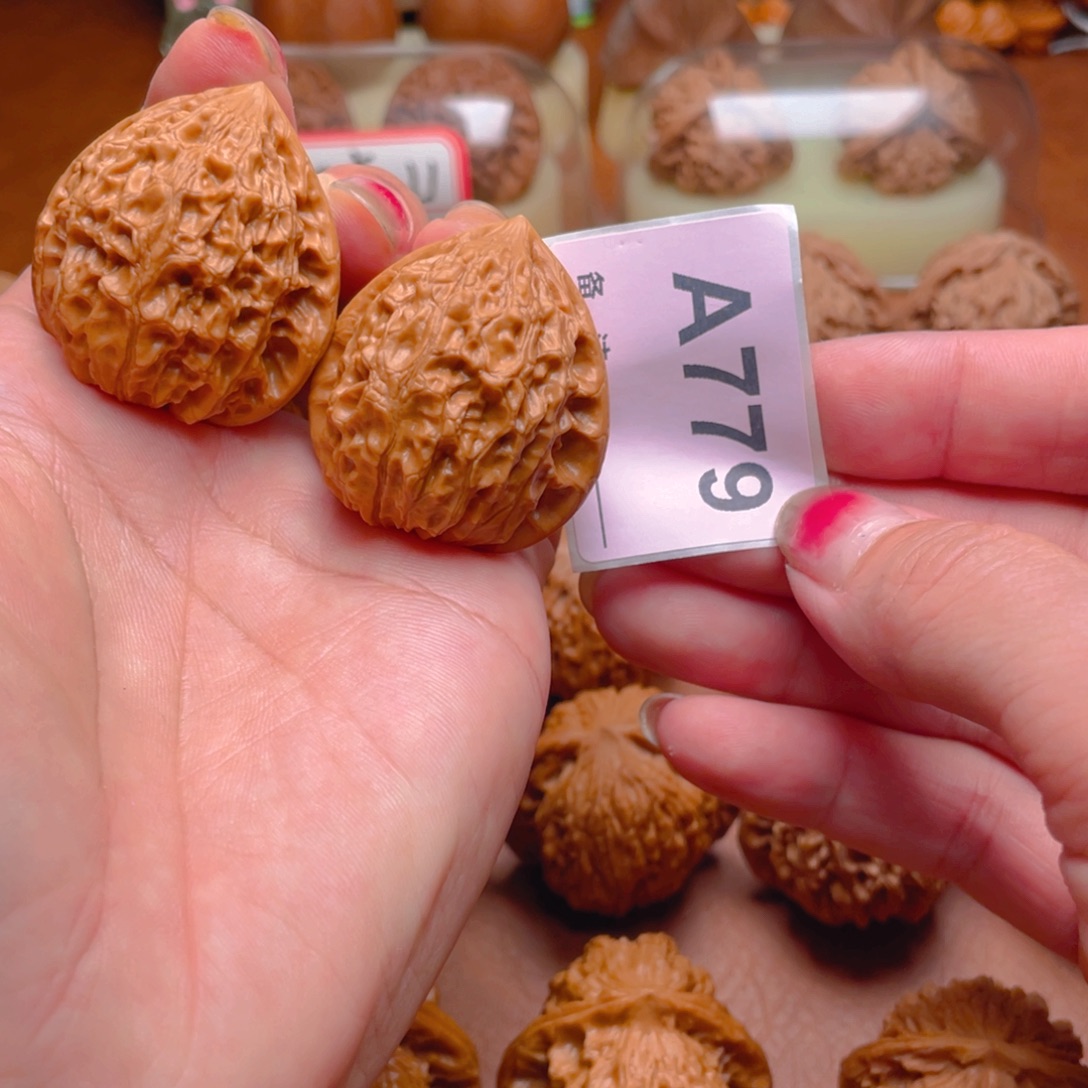 吊坠文玩核桃金牛36