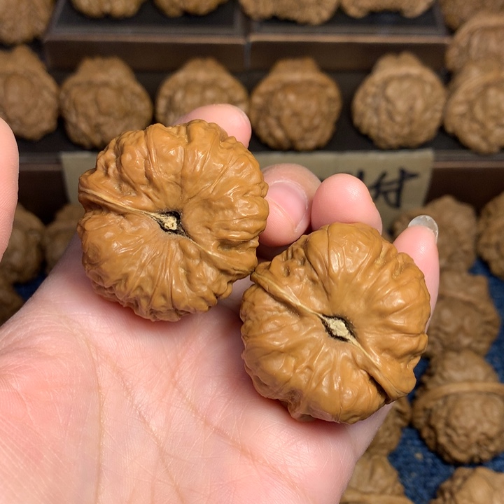 桃核吊坠单****线蛤蟆核桃