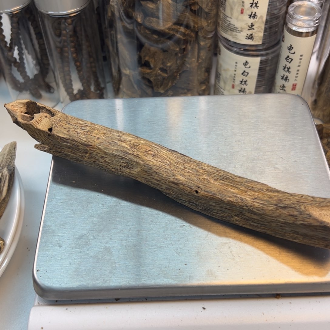 沉香碎屑沉香手把件