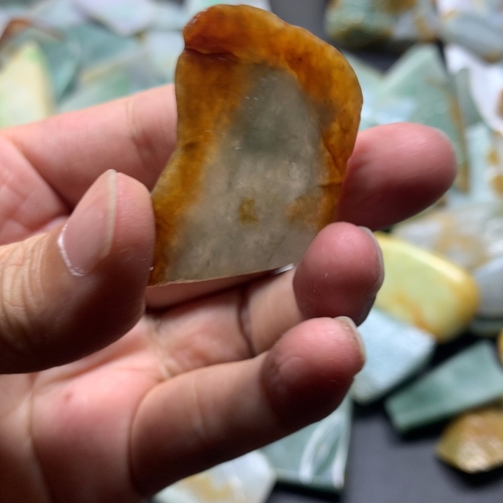 翡翠颈饰未镶嵌有纹有裂